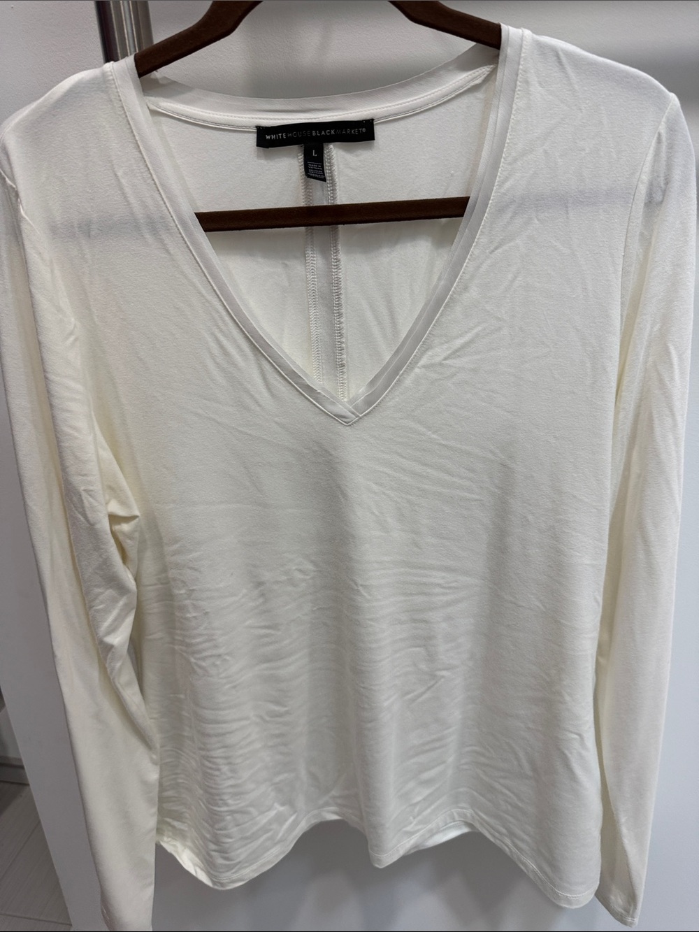 White House Black Market Cream V-Neck Long Sleeve Top